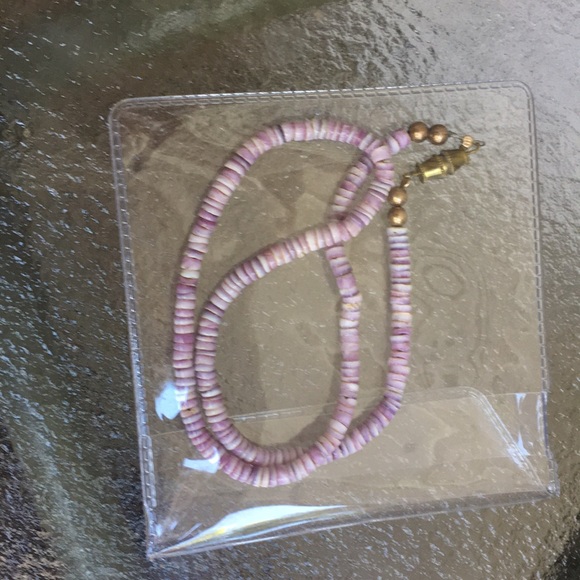 Hand made shell necklace - Picture 5 of 6